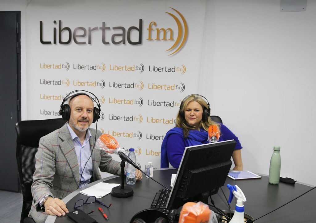 José Tapias de Cub Raheem y Gracia Sánchez del Real, directora y presentadora del programa EMPRESA 360